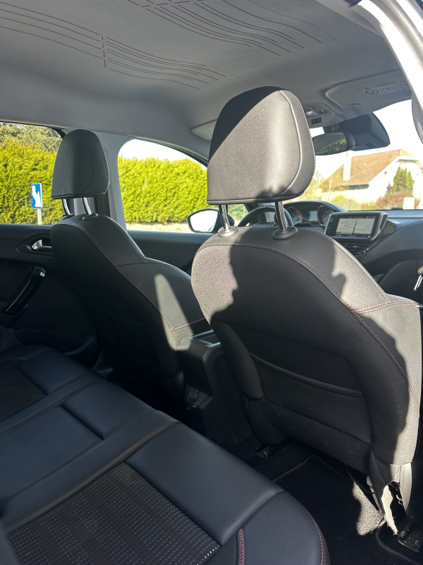 Peugeot 2008 — 18