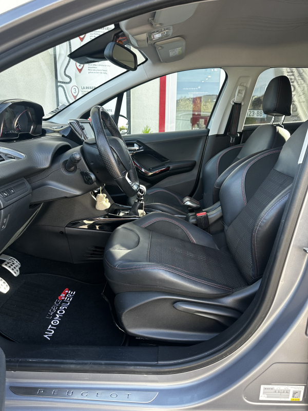 Peugeot 2008 — 12