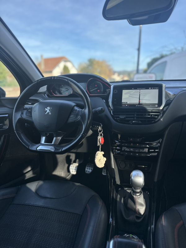 Peugeot 2008 — 31