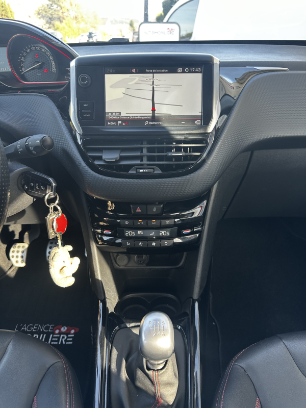 Peugeot 2008 — 25
