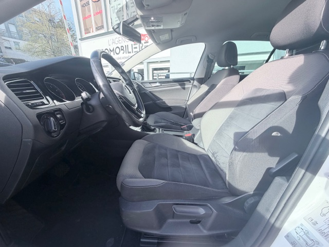 Volkswagen Golf — 5
