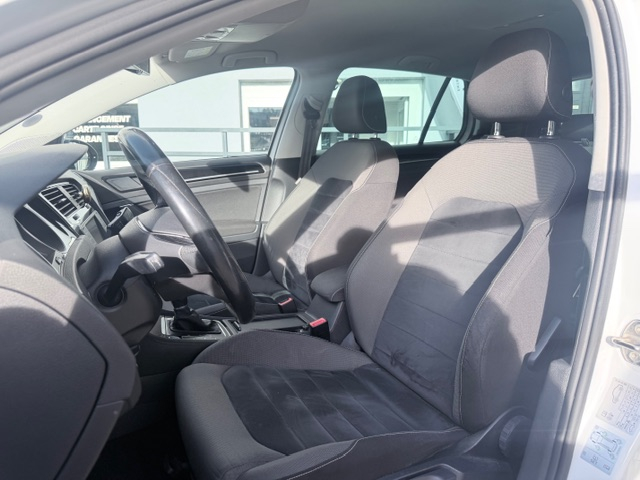 Volkswagen Golf — 4