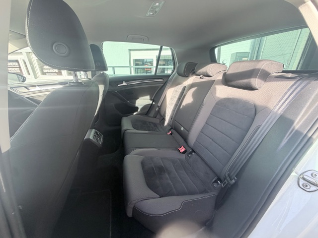 Volkswagen Golf — 7
