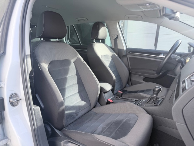 Volkswagen Golf — 16