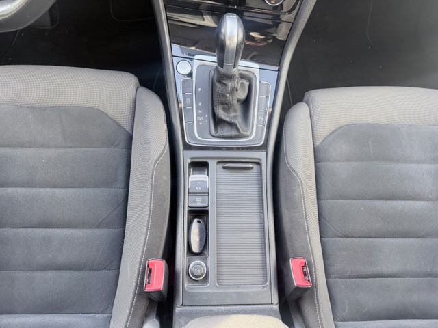 Volkswagen Golf — 13