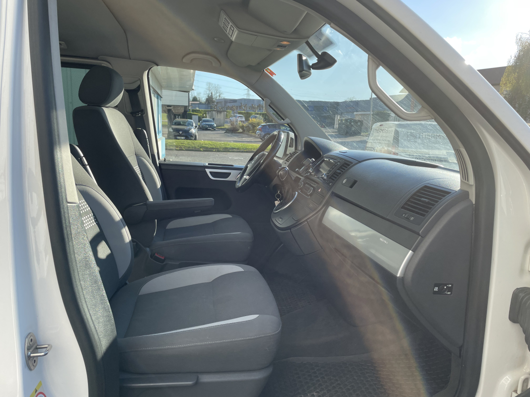 Volkswagen Multivan — 17