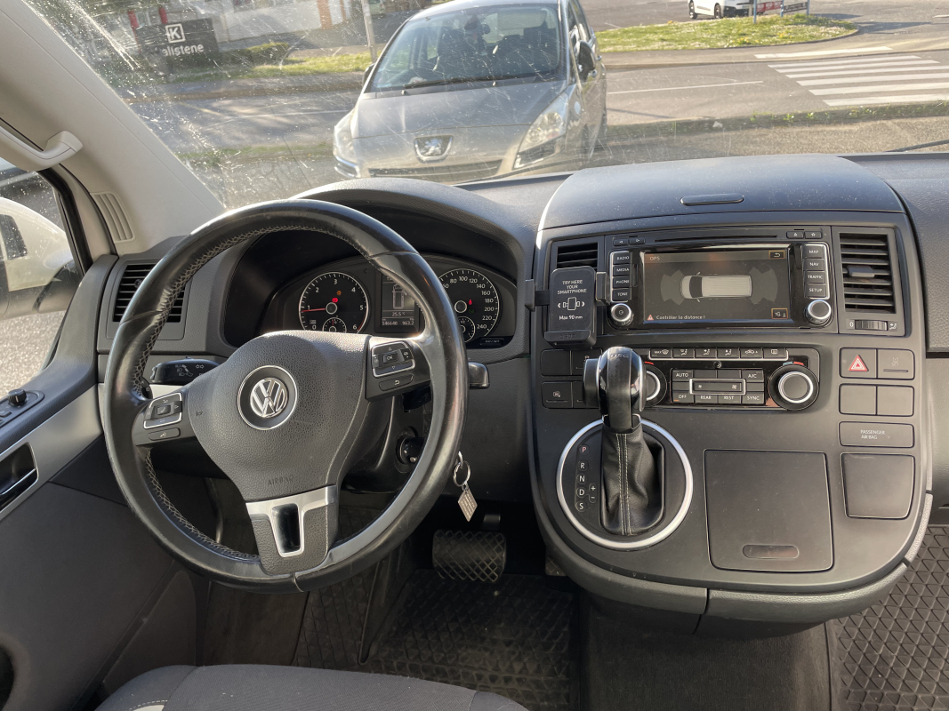 Volkswagen Multivan — 14