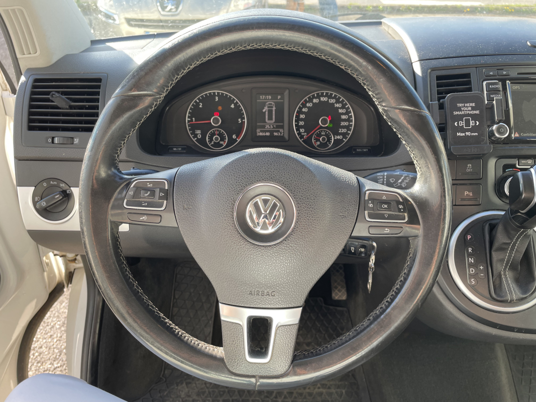 Volkswagen Multivan — 21