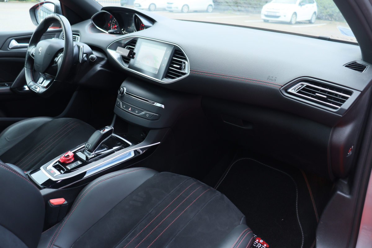 Peugeot 308 — 10