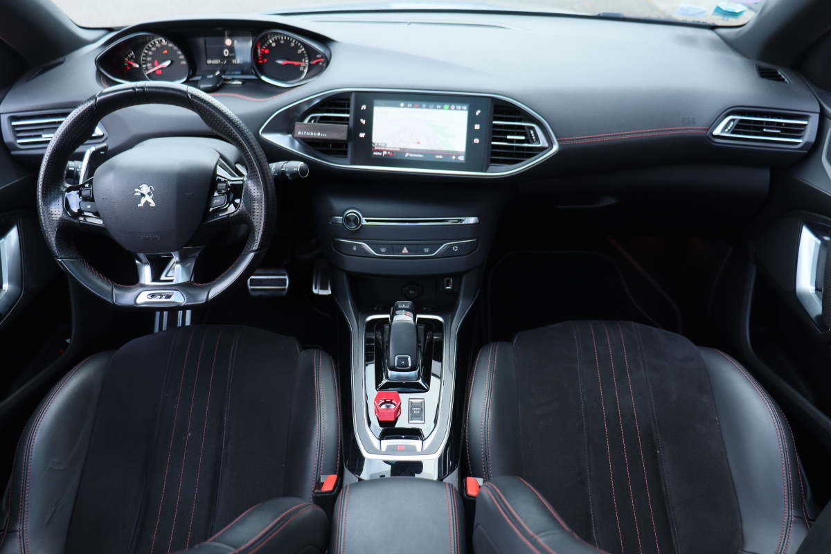 Peugeot 308 — 11