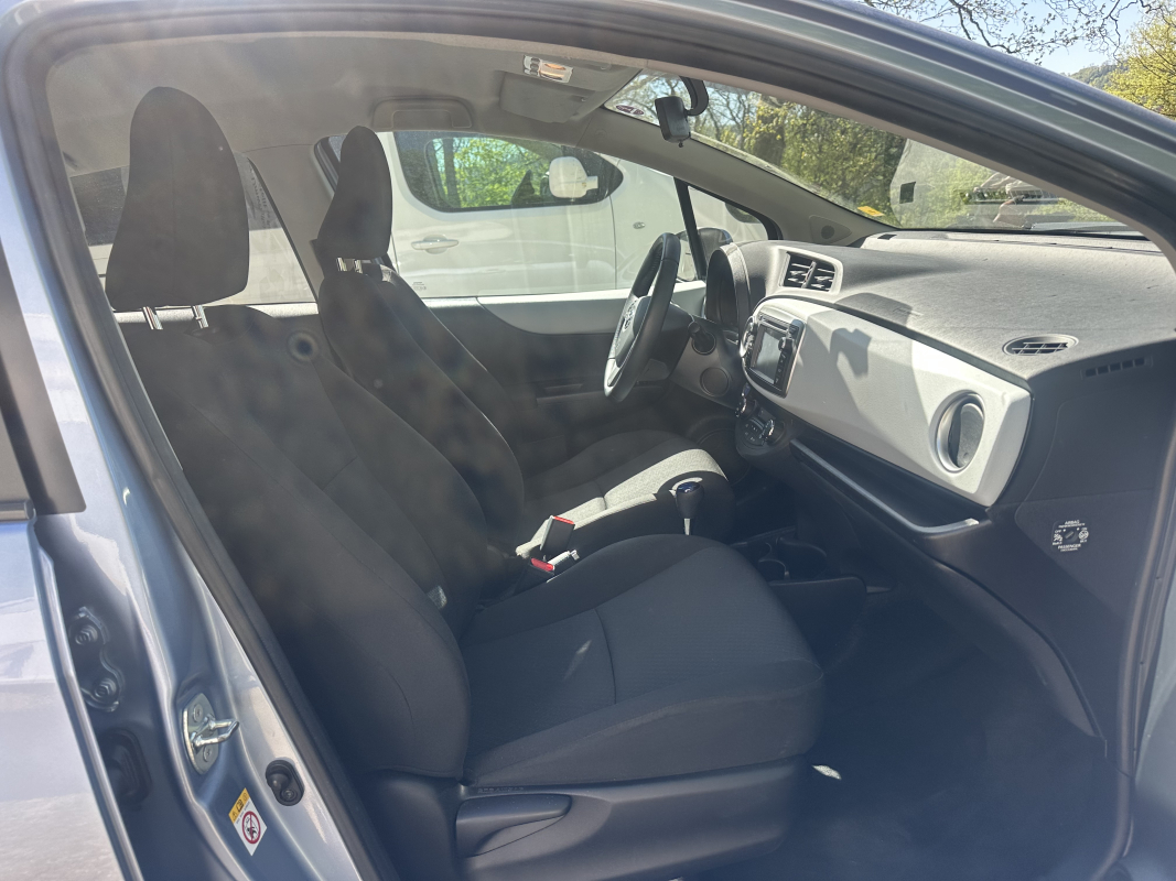Toyota Yaris — 9