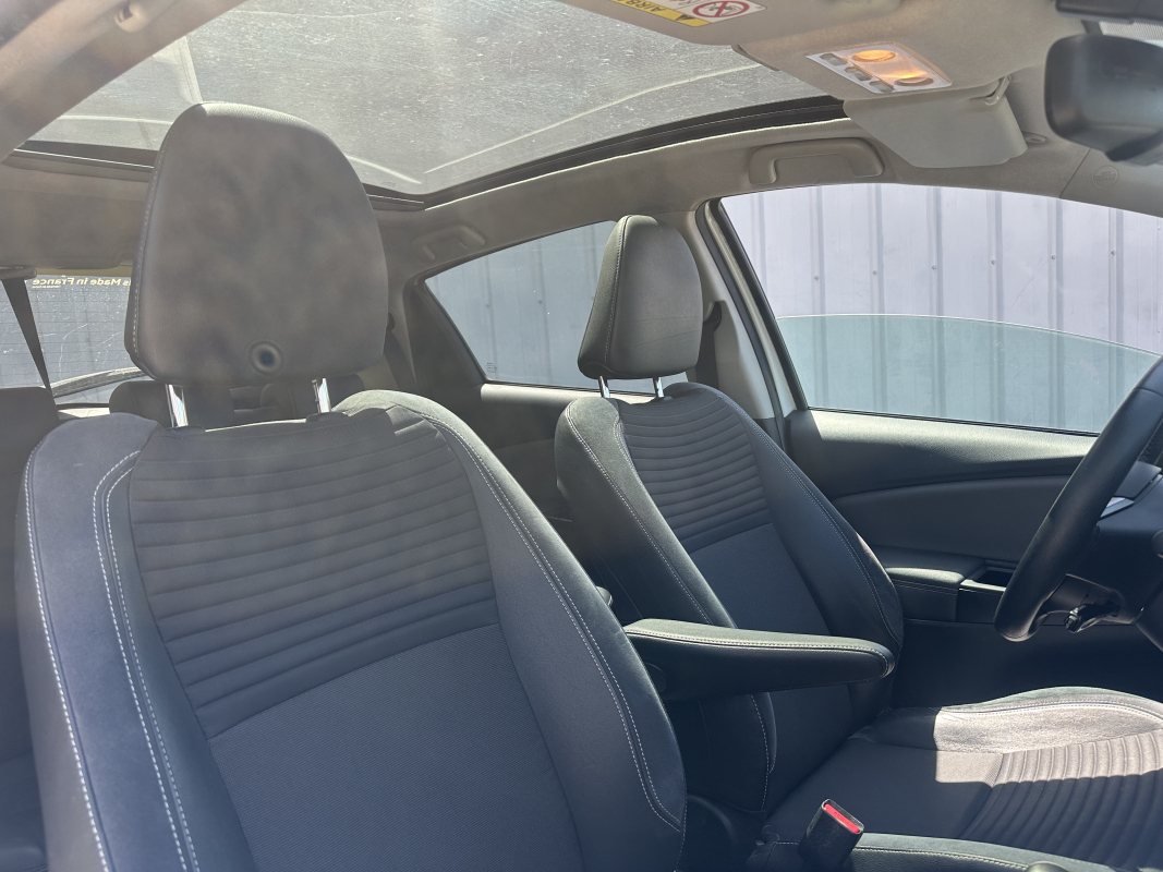 Toyota Yaris — 8