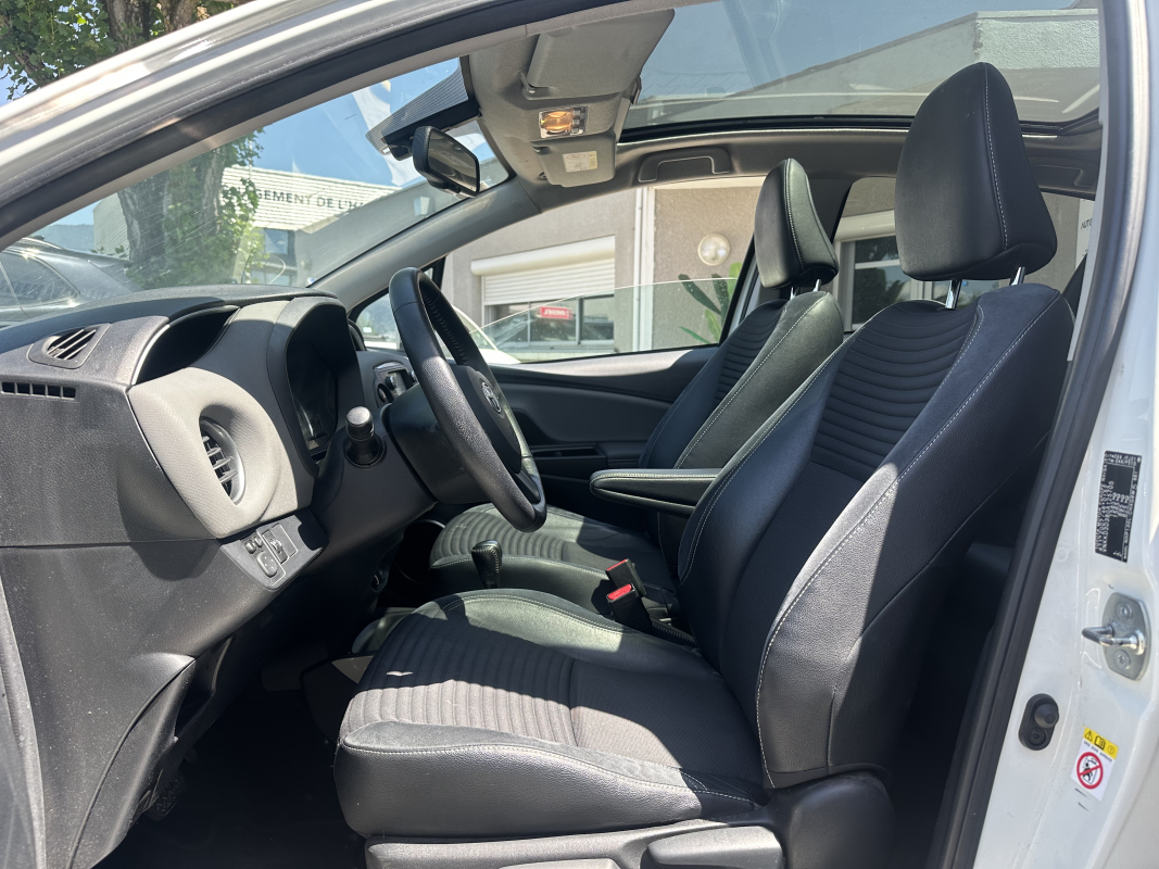 Toyota Yaris — 12