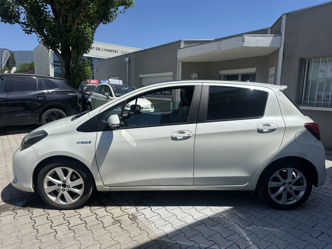 Toyota Yaris — 4
