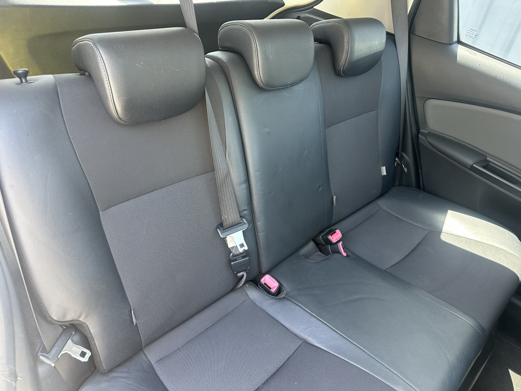 Toyota Yaris — 14