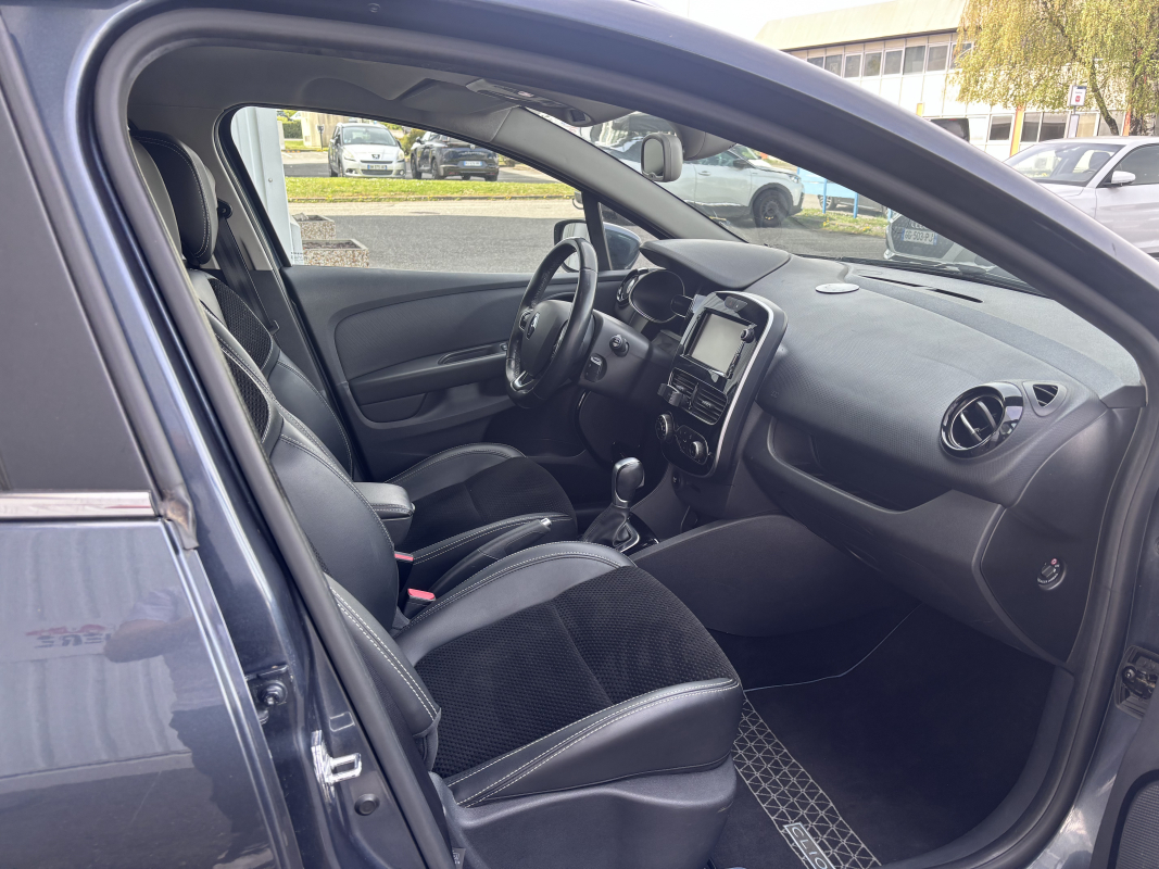 Renault Clio — 16