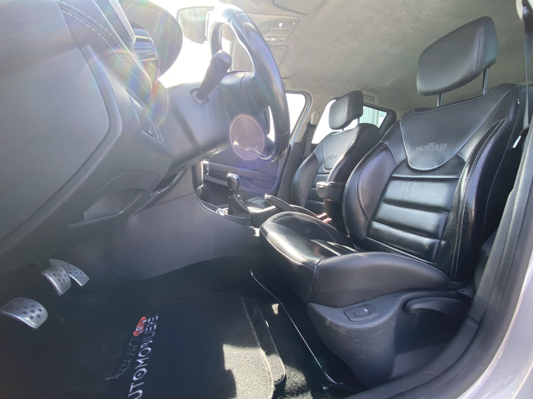 Renault Clio — 14