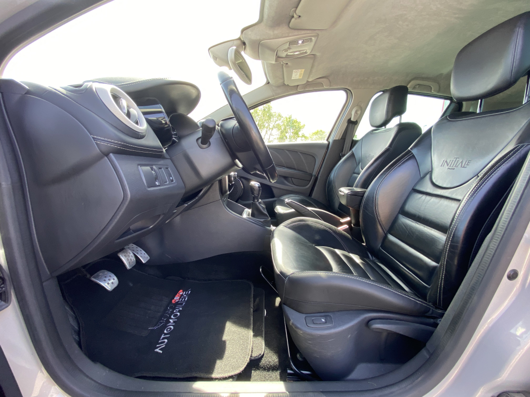 Renault Clio — 16