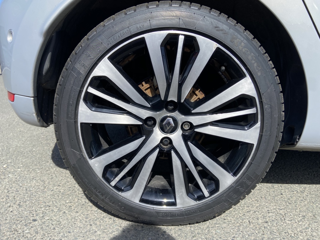 Renault Clio — 10