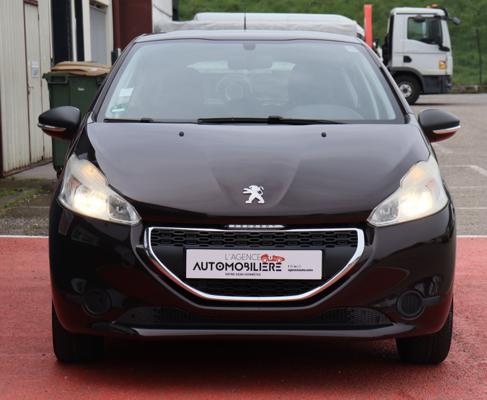 Peugeot 208 — 3