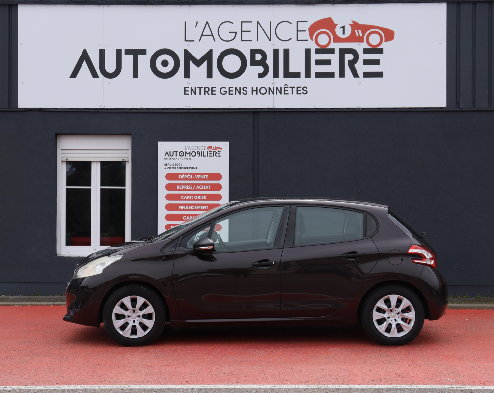 Peugeot 208 — 2