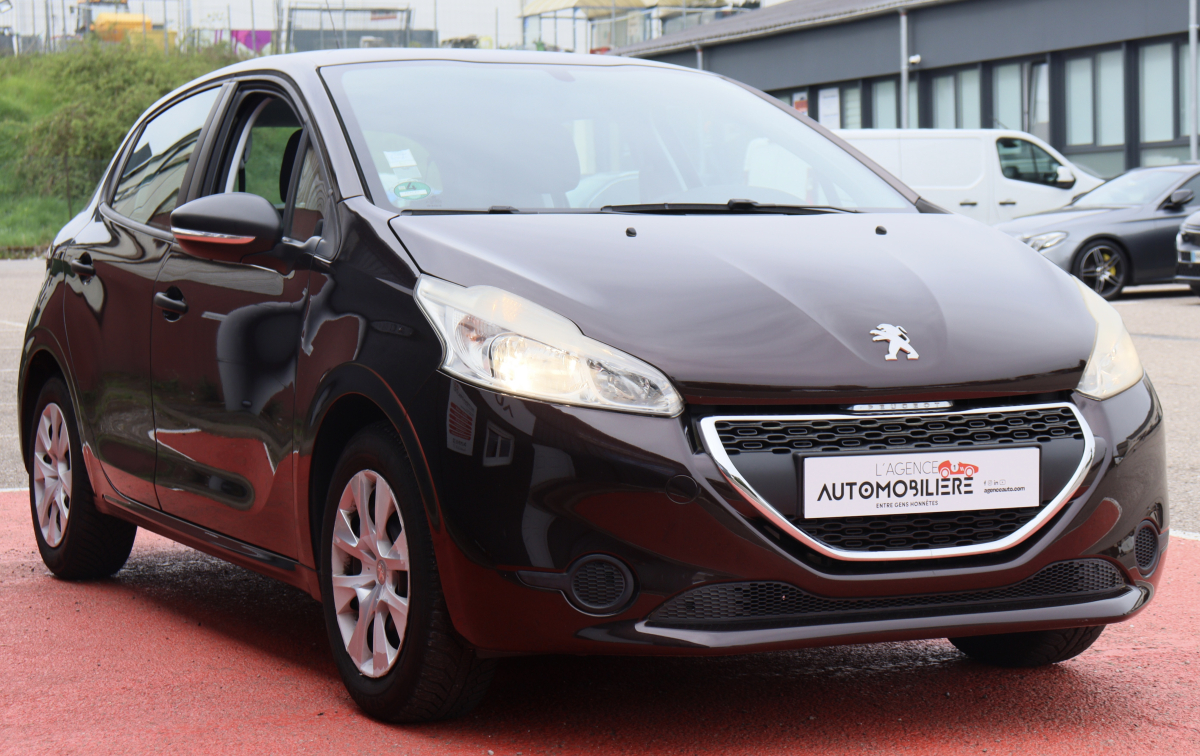 Peugeot 208 — 4