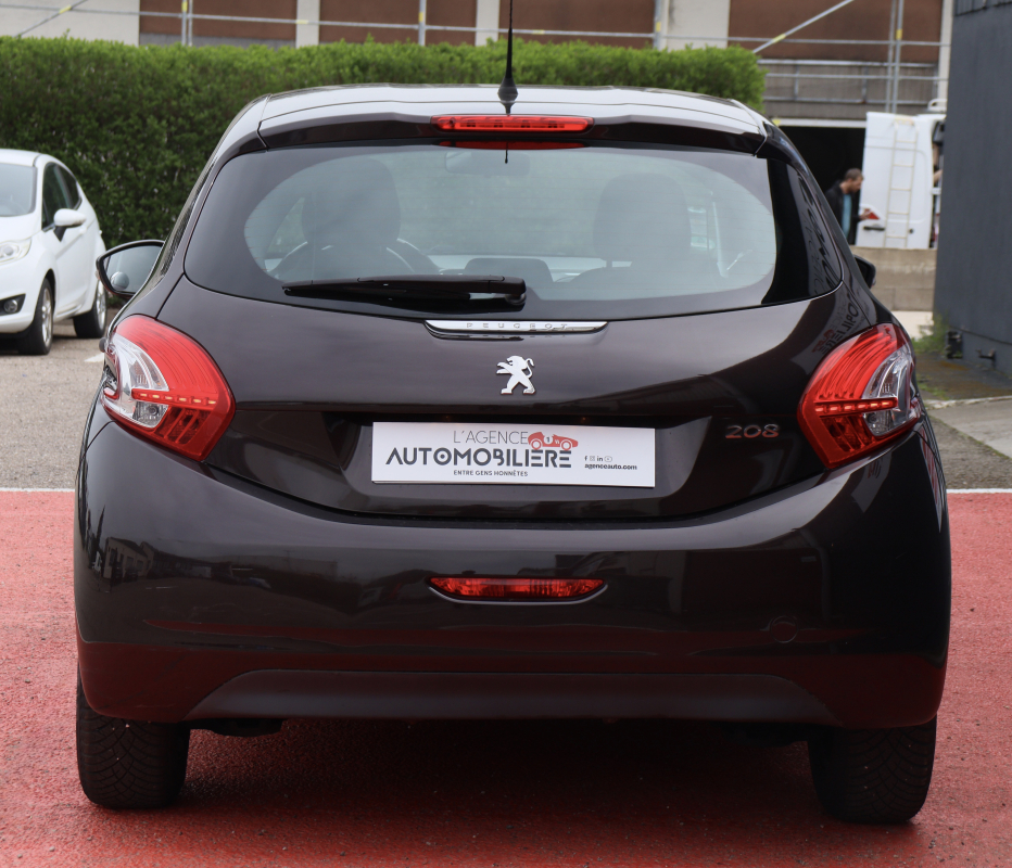 Peugeot 208 — 6