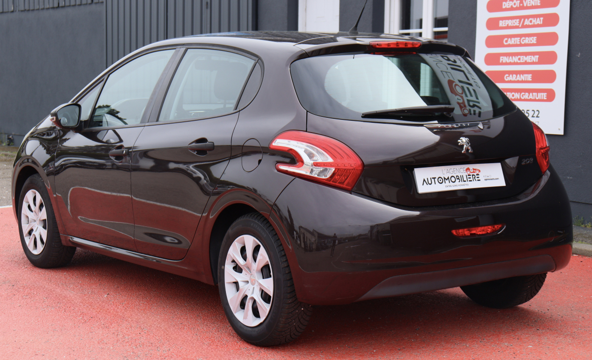Peugeot 208 — 7