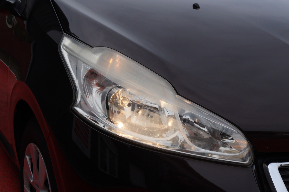 Peugeot 208 — 27