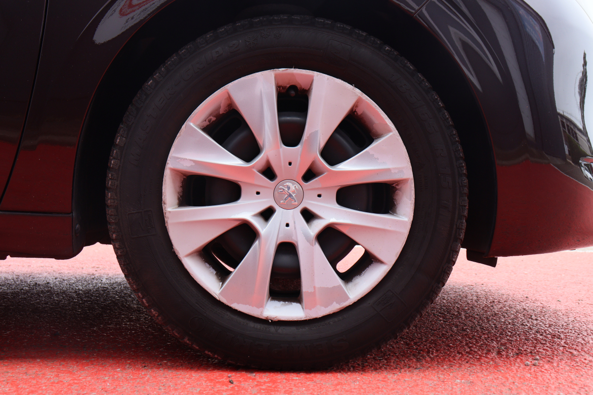 Peugeot 208 — 32