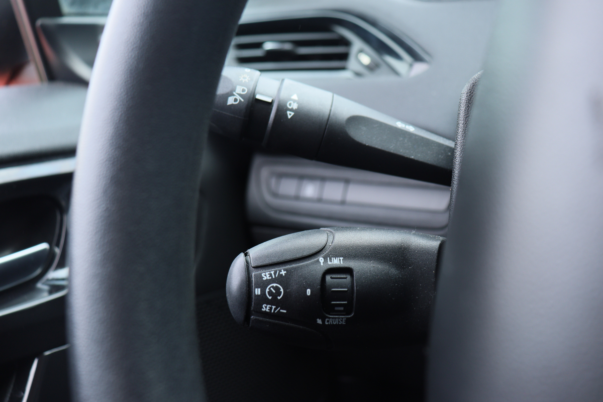 Peugeot 208 — 23