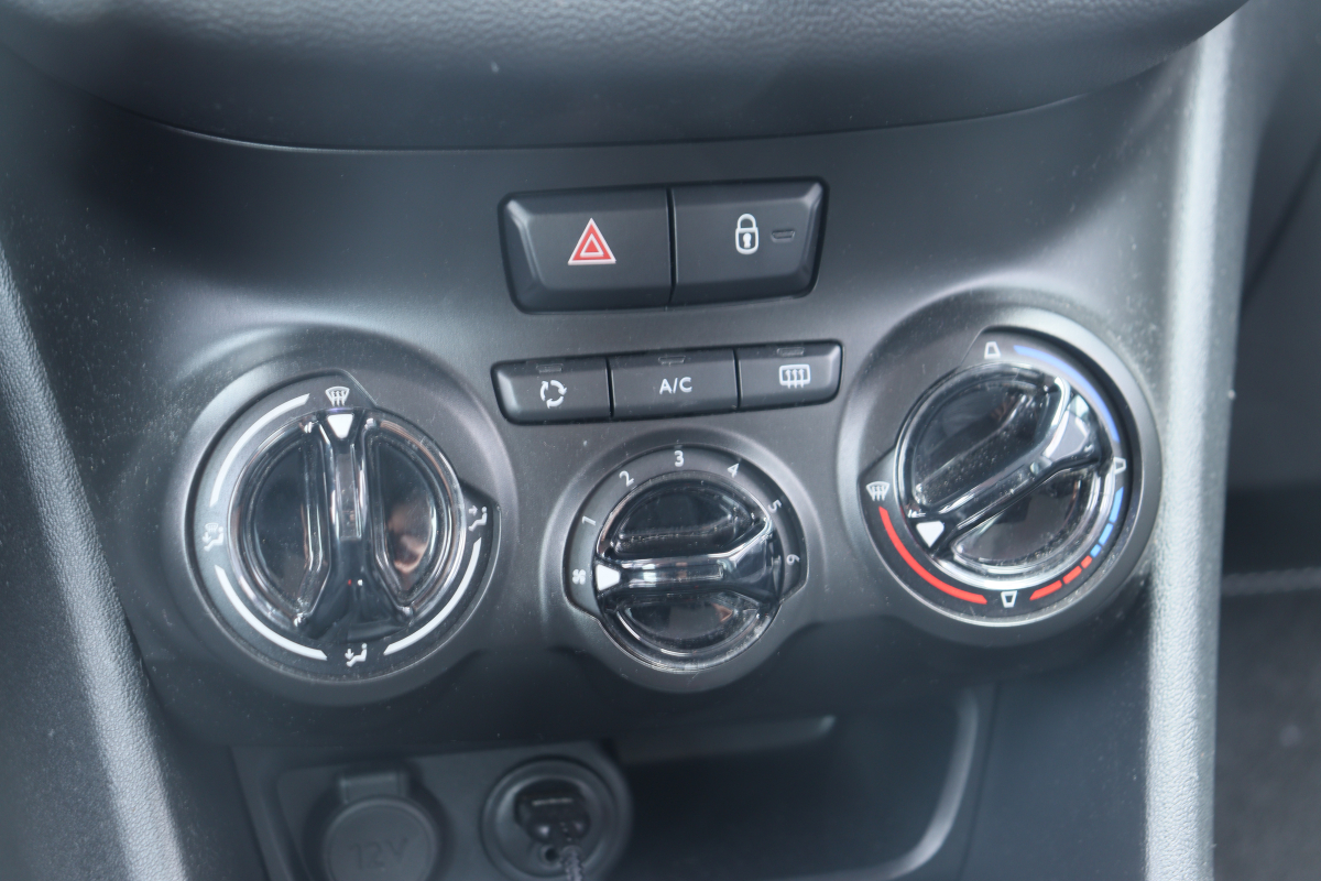 Peugeot 208 — 13