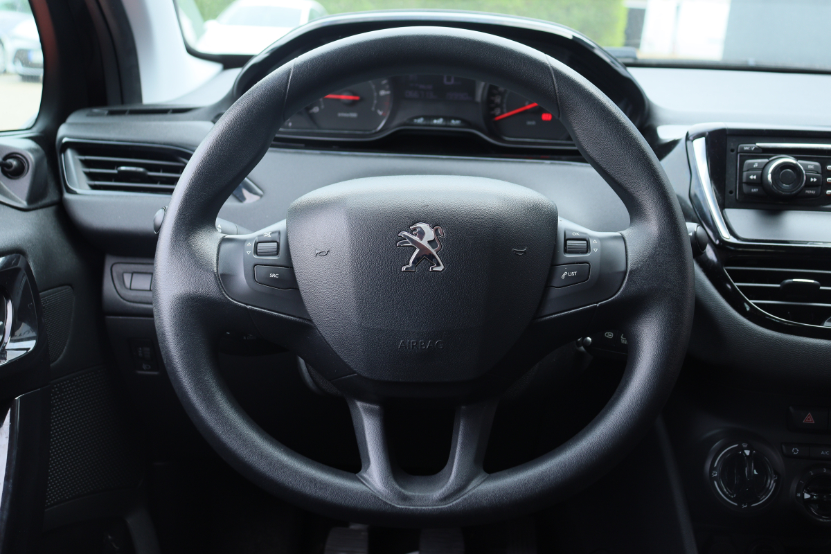 Peugeot 208 — 21