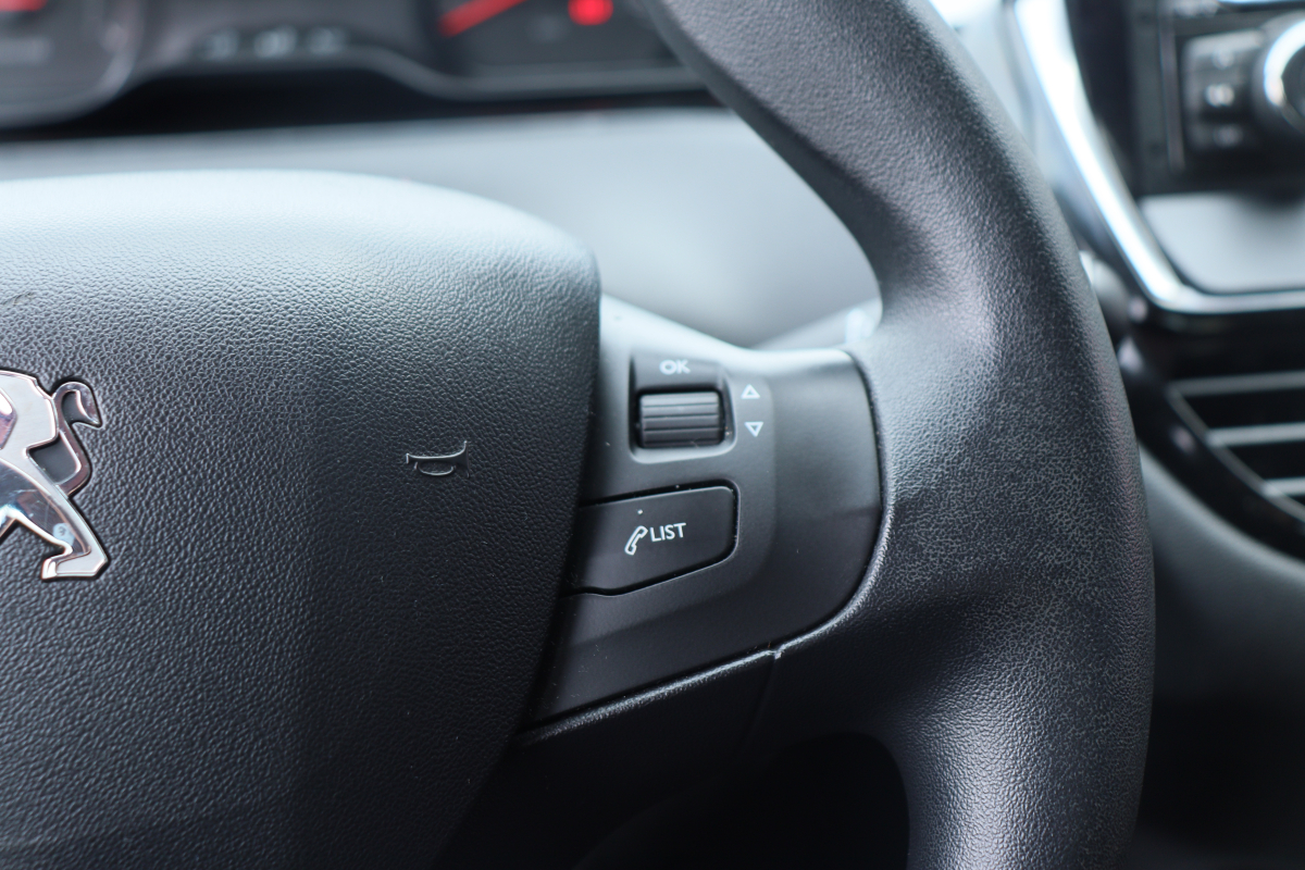 Peugeot 208 — 26