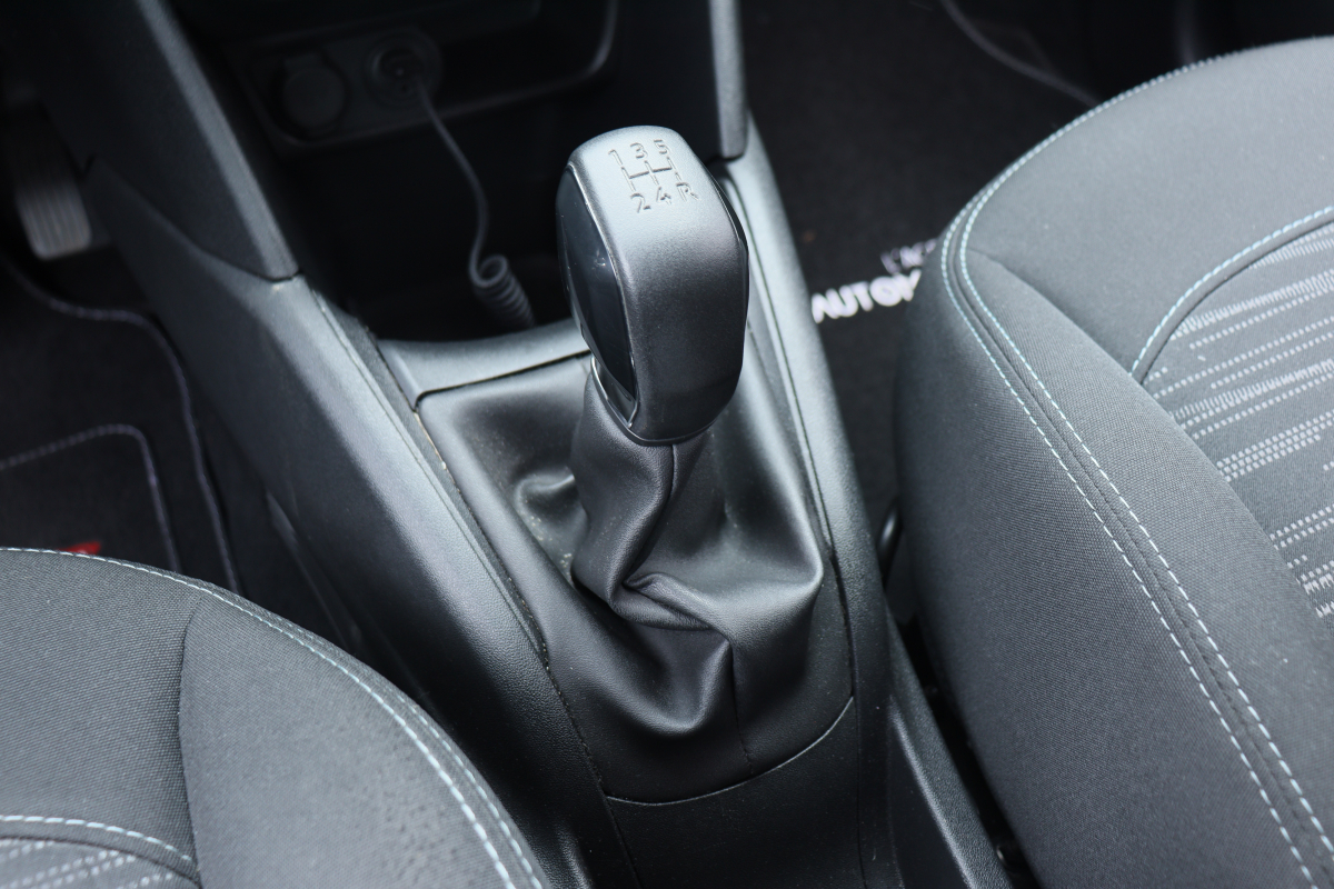Peugeot 208 — 14