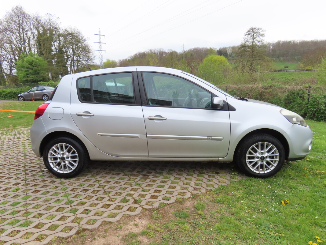 Renault Clio — 6