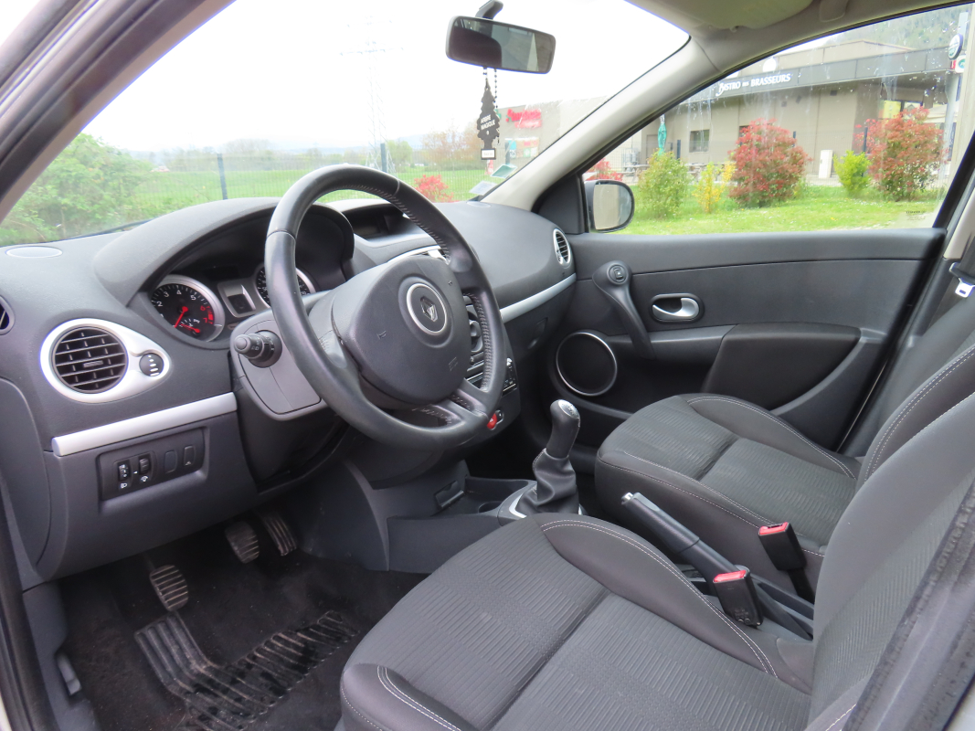 Renault Clio — 8