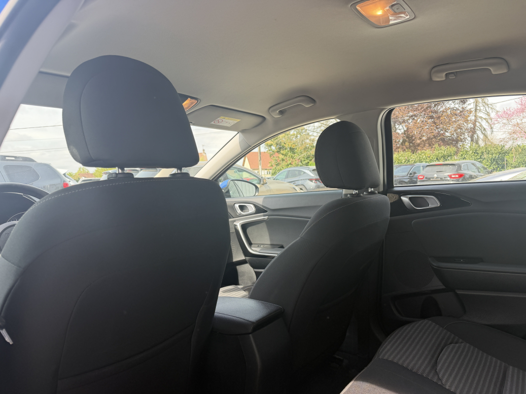 Kia Ceed — 12