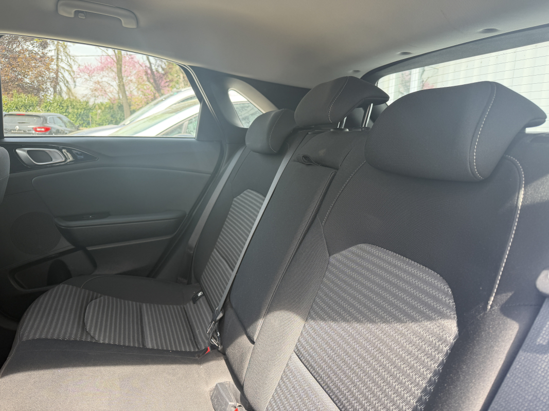 Kia Ceed — 10
