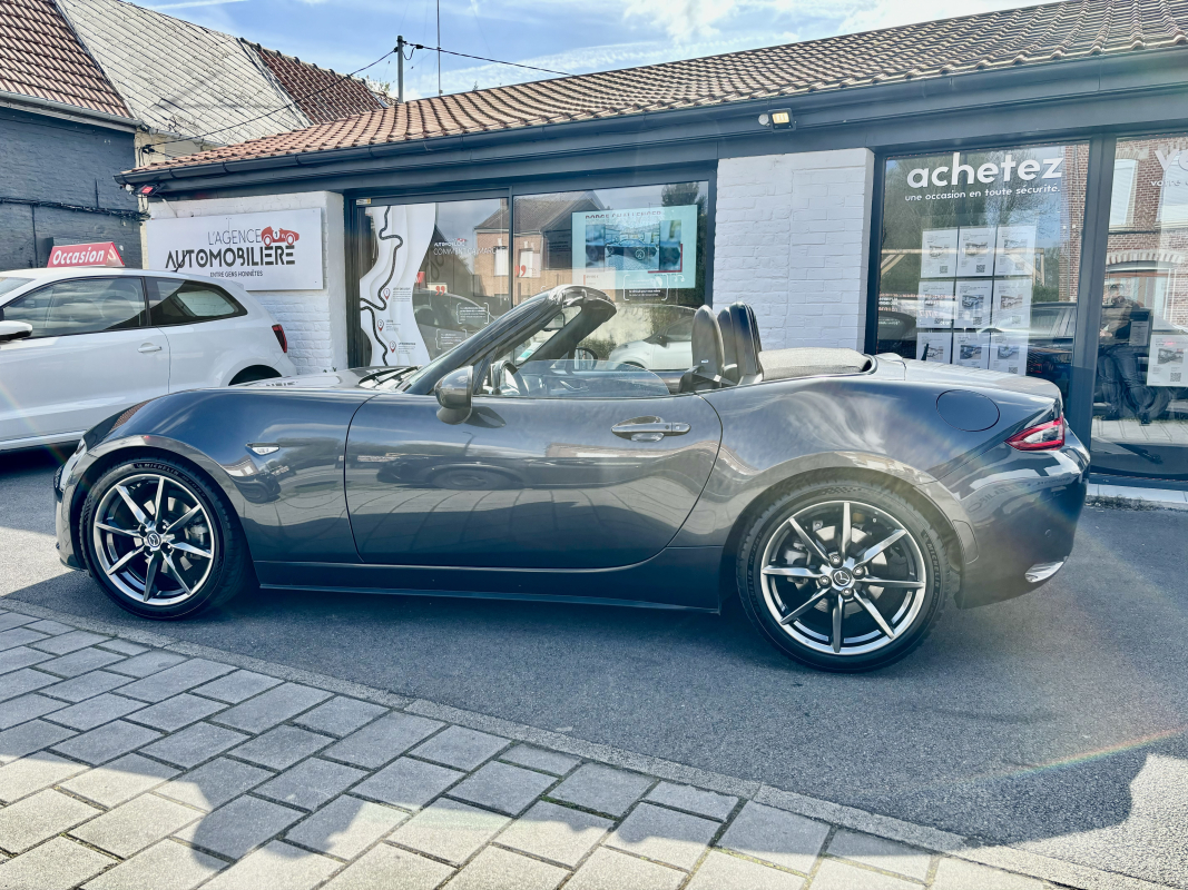 Mazda MX5 — 2