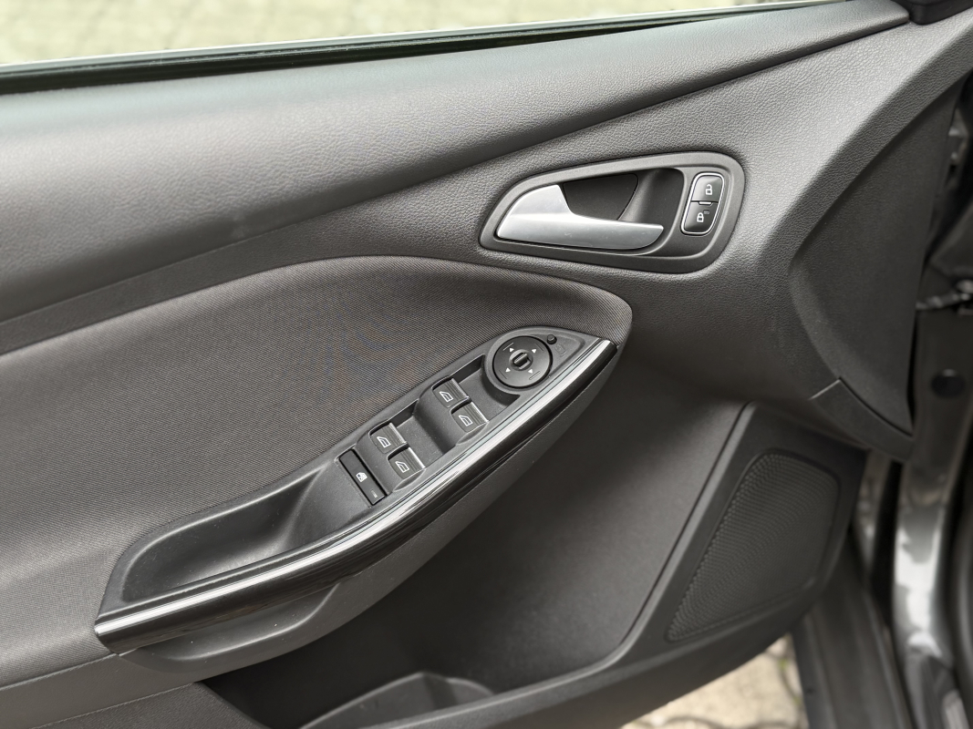 Ford Focus — 8