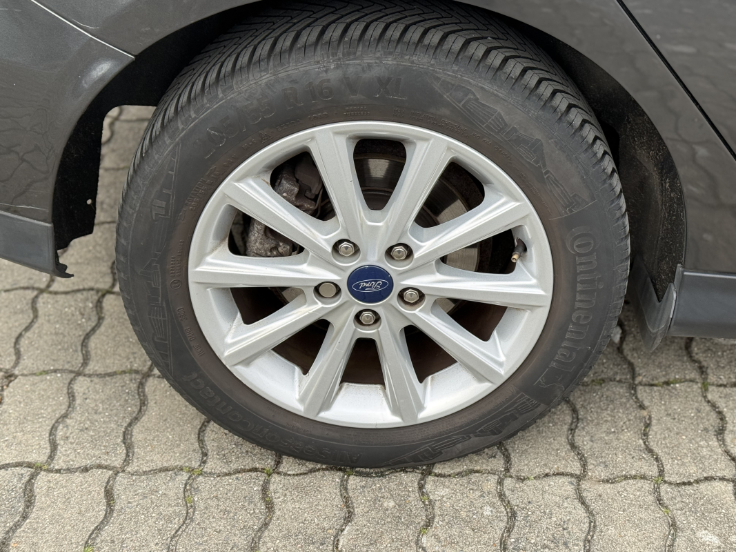 Ford Focus — 24