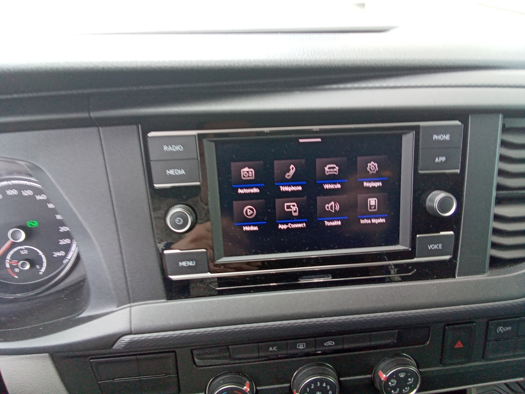 Volkswagen Transporter — 10