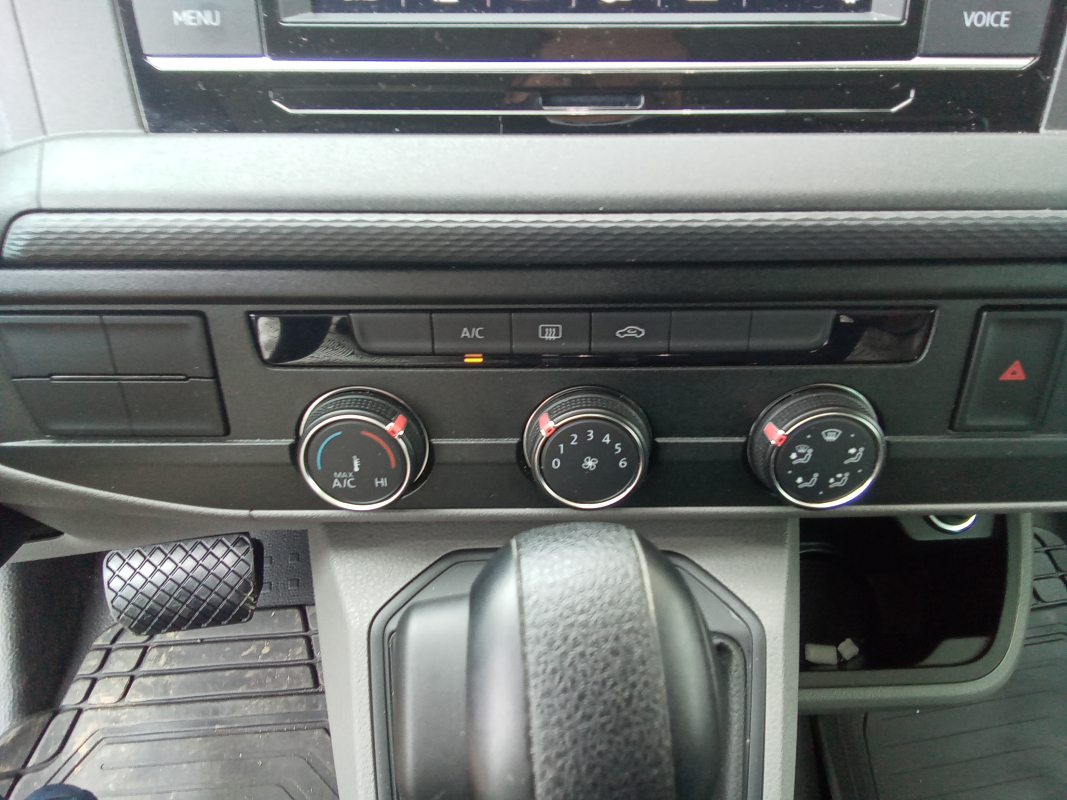Volkswagen Transporter — 12