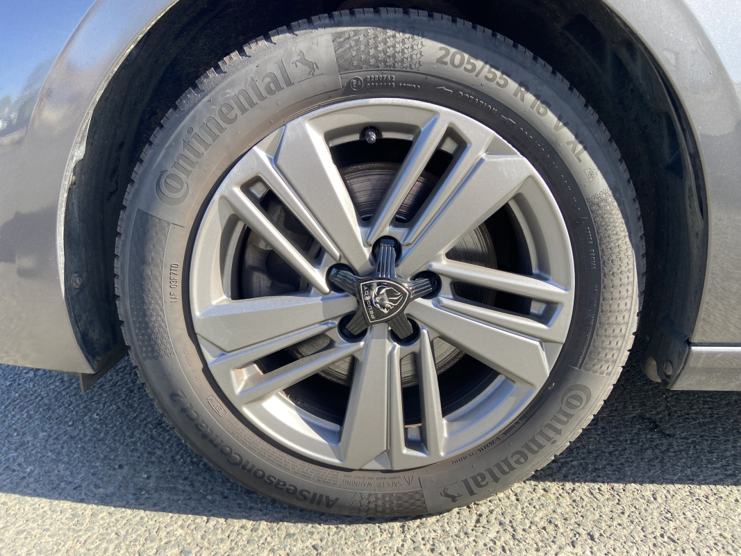 Peugeot 308 SW — 31