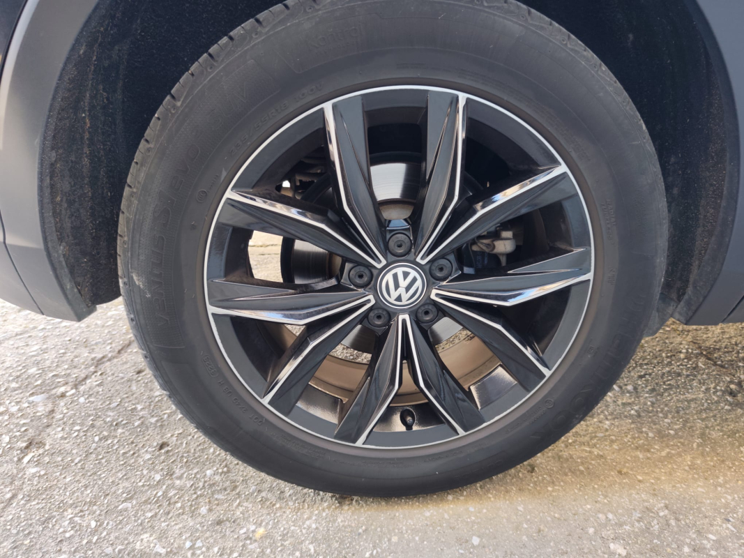 Volkswagen Tiguan — 25