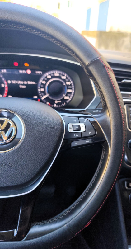 Volkswagen Tiguan — 23