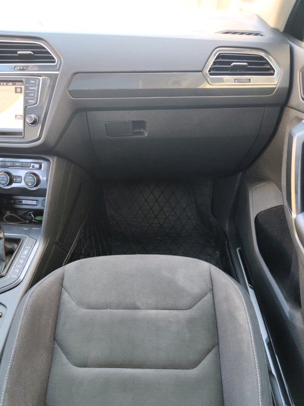 Volkswagen Tiguan — 21