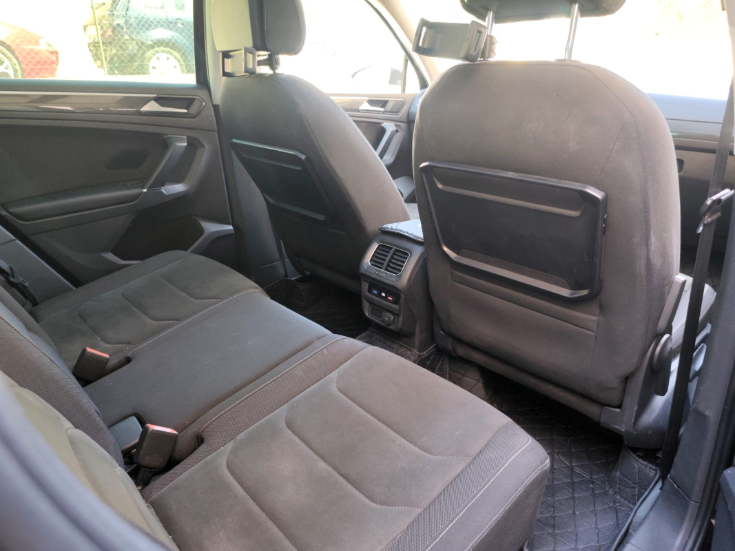 Volkswagen Tiguan — 15