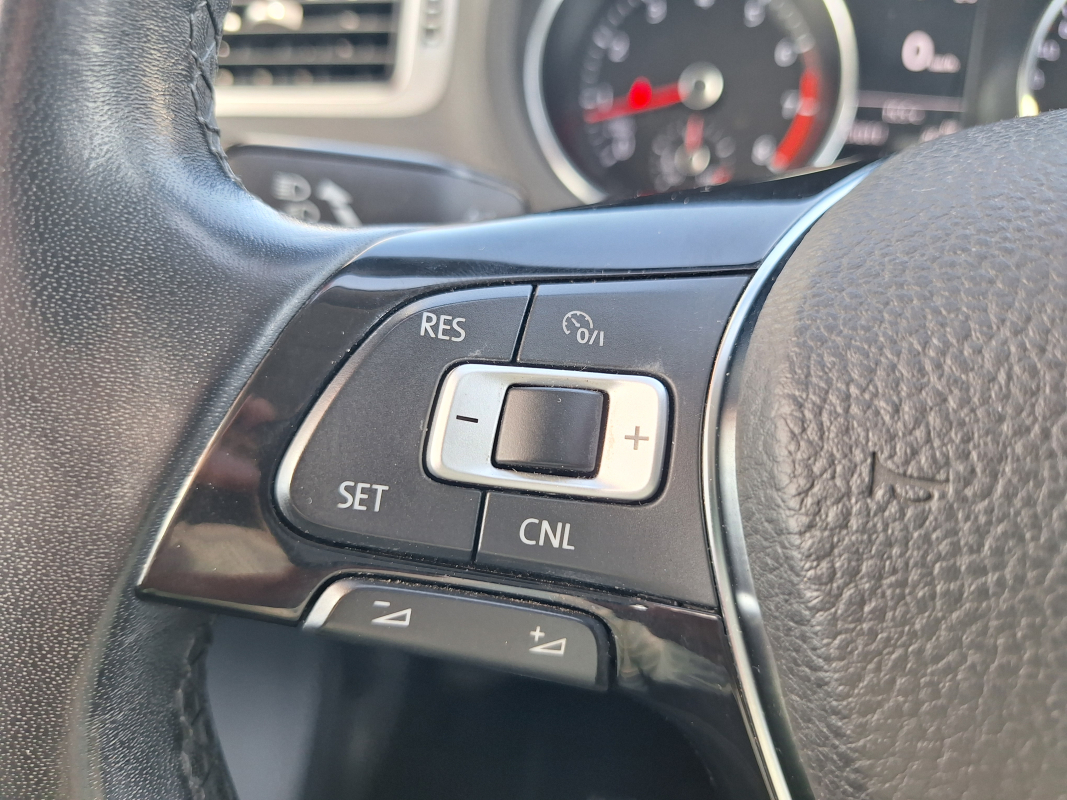 Volkswagen Polo — 23